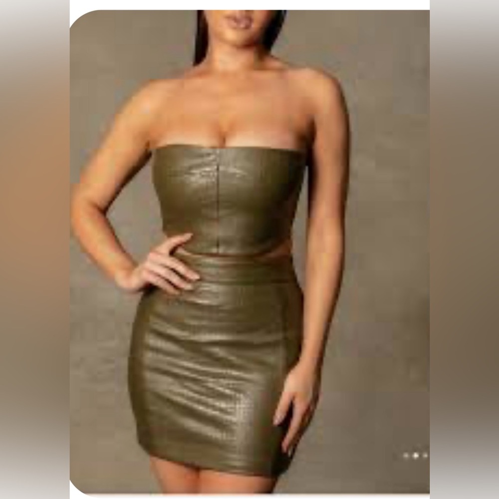 NWT Croc faux mini skirt